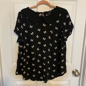 Torrid size 0x Black Bow Chiffon Tee 0 EUC